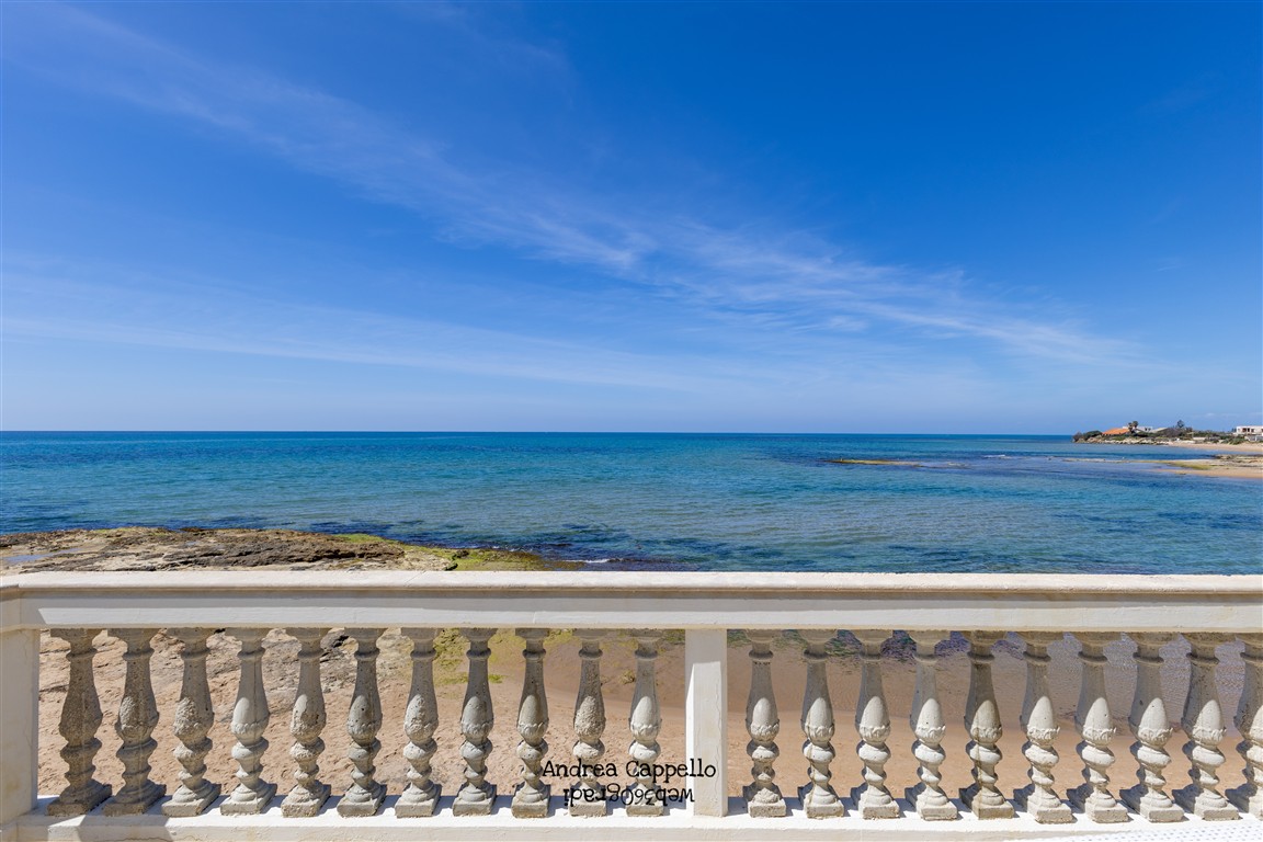 La-casa-di-Montalbano-a-Punta-Secca (2)
